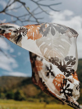 Load image into Gallery viewer, Luxe Pareo X HAWAIIAN QUILT
