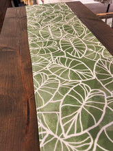Load image into Gallery viewer, Table Runner - Lo&#39;i Kalo X Green
