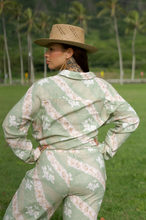 Load image into Gallery viewer, M.rah Longsleeve ~ Ginger Lei X Green
