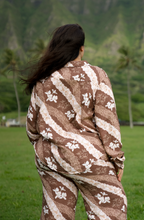 Load image into Gallery viewer, M.rah Longsleeve ~ Ginger Lei X Brown
